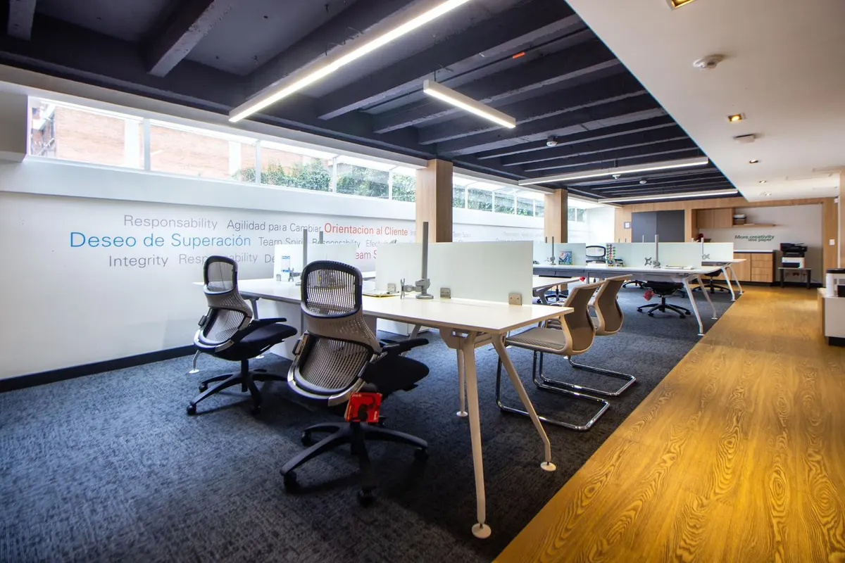 Bureau professionnel vidé lors d'un débarras de local à Marseille